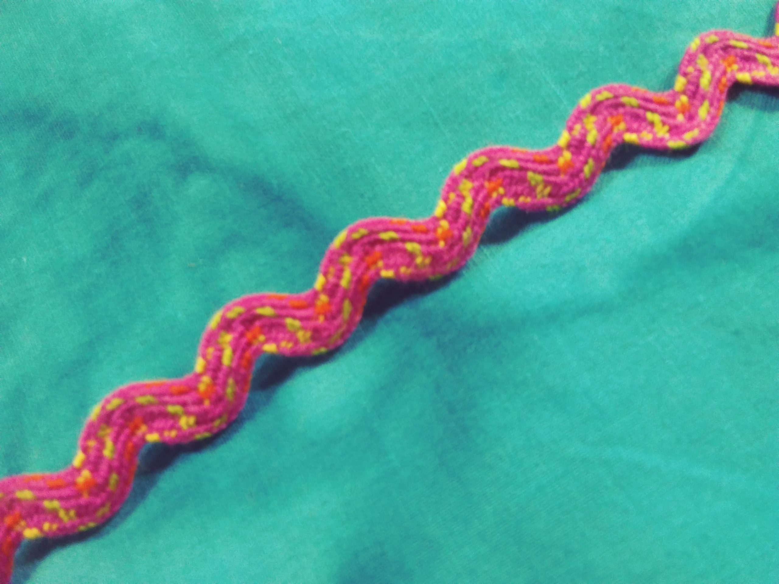 RR915 – 3/8 Pink Variegated Cotton Rick Rack – TrimsOnWheels.com