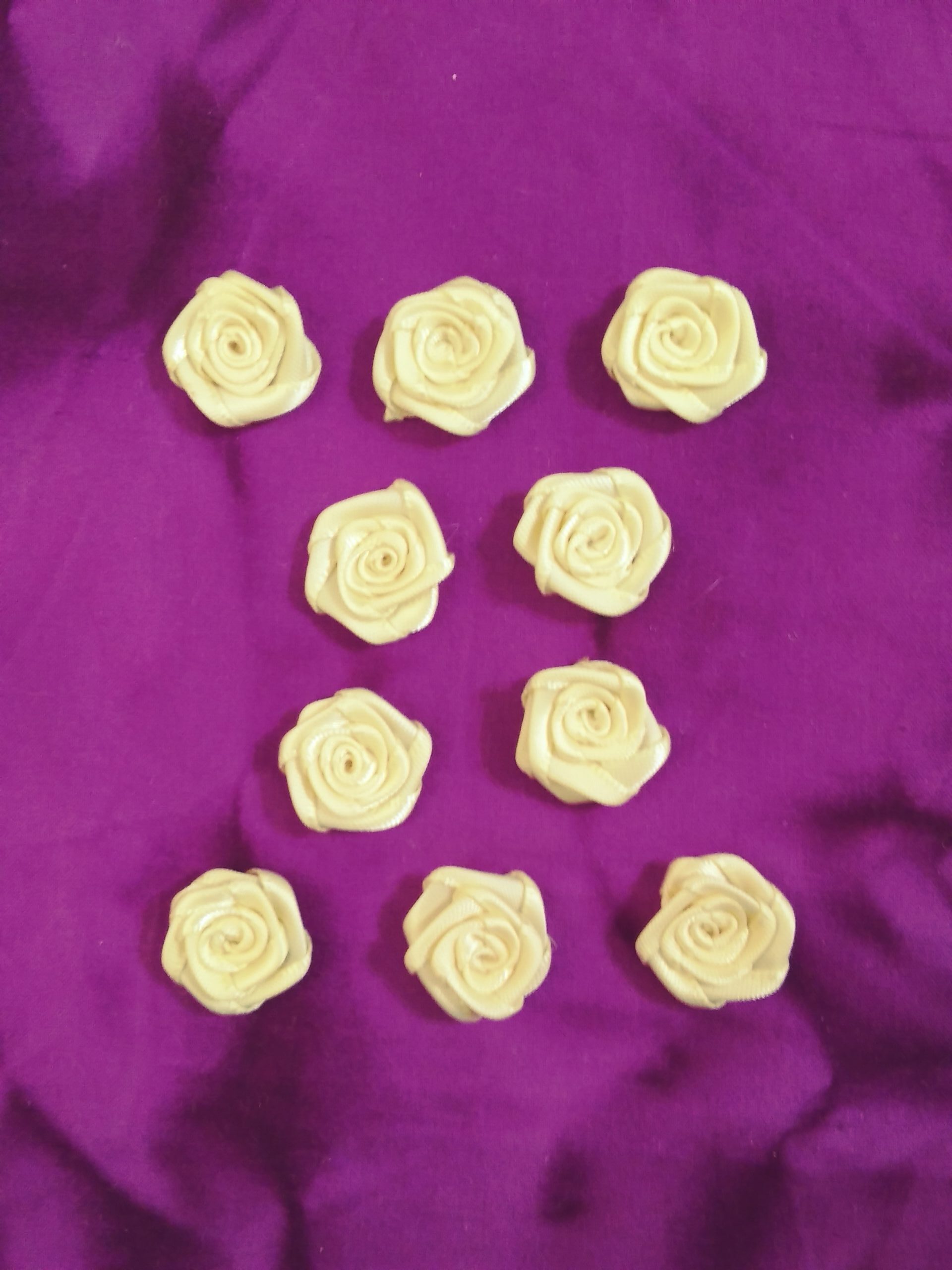 NEW – RIBROS-M-300 – 3/4″ Cream Flat Ribbon Roses – Last set of 10 –