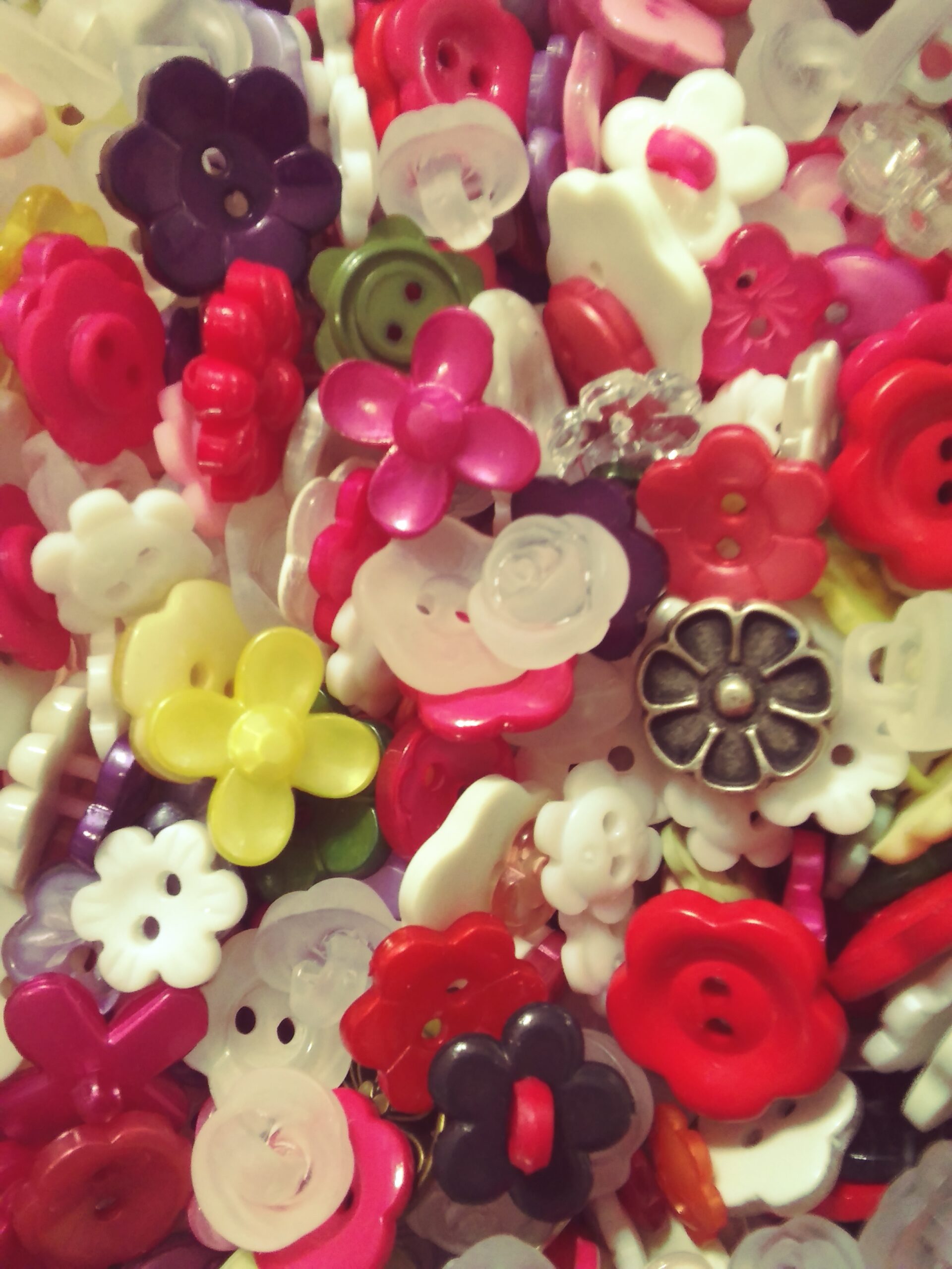 BUT- 50F - Assorted Flower Buttons - Set of 50