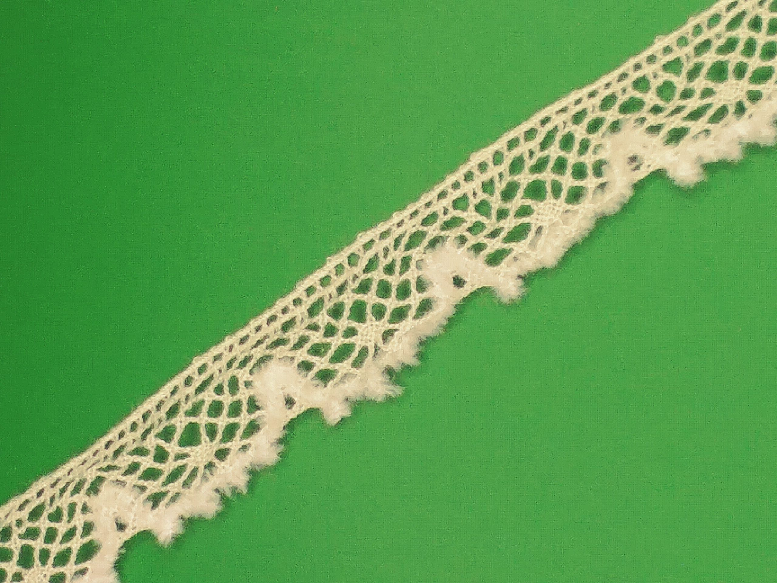 CLU4118514 1/2″ Intricate Ivory Cotton Crochet Lace with OffWhite